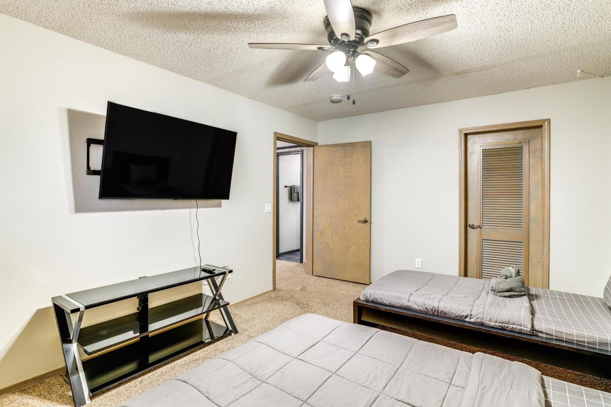 Spacious Holiday Island Escape With Deck And Gas Grill エクステリア 写真